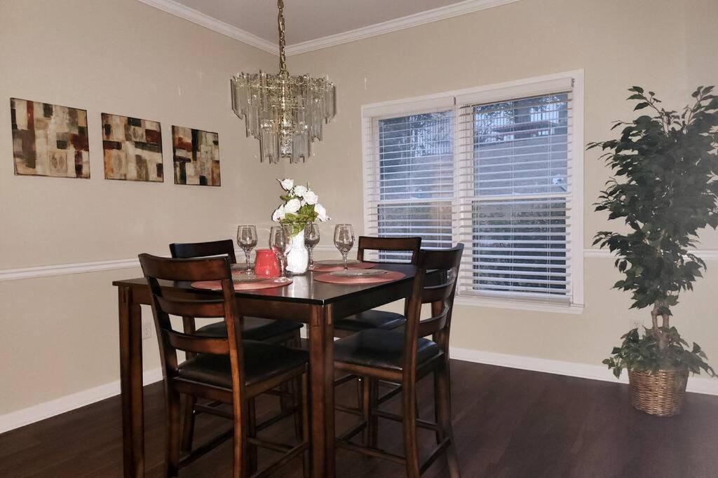 Villa 2,298Sqft-King Bed-Bbq-Gbps-W/D Snellville Esterno foto