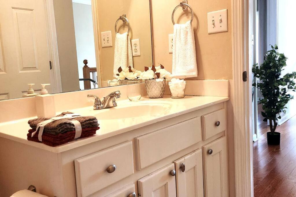Villa 2,298Sqft-King Bed-Bbq-Gbps-W/D Snellville Esterno foto