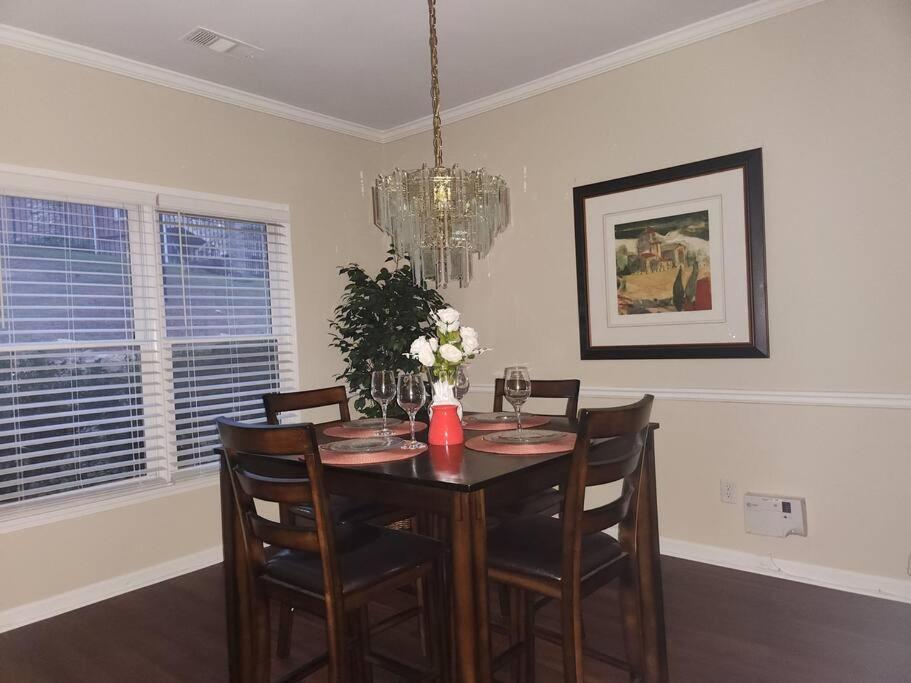 Villa 2,298Sqft-King Bed-Bbq-Gbps-W/D Snellville Esterno foto